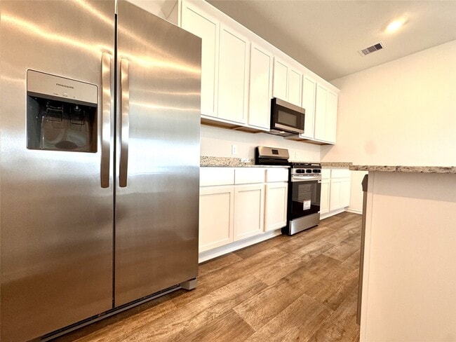 Building Photo - 30407 Carter Cv