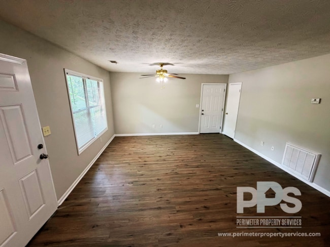 Building Photo - 7128 Greenway Cove SW