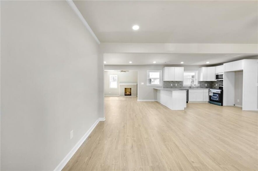 Building Photo - 1963 Shepherd Cir SW