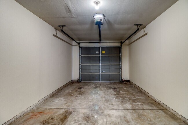 Building Photo - me2720