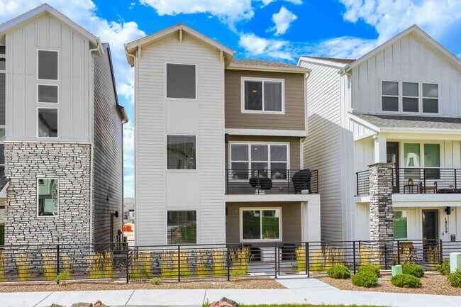Building Photo - 10725 Lewanee Pt