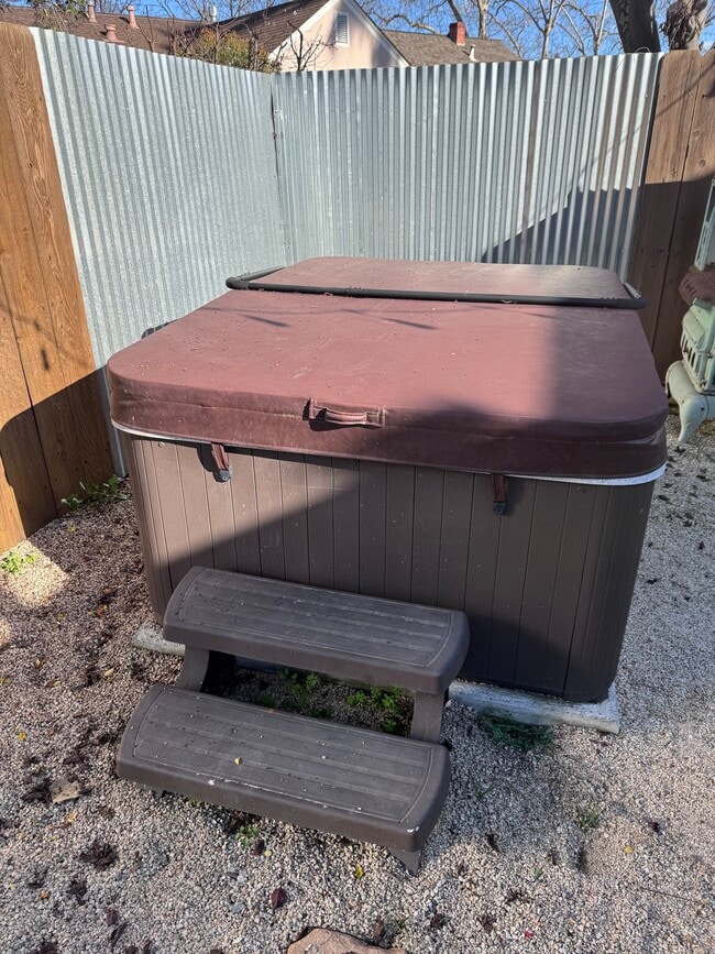 Building Photo - 1136 Hayes St