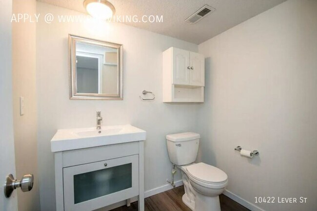 Building Photo - 3br 2ba 1cg ~ Security Deposit Free Altern...
