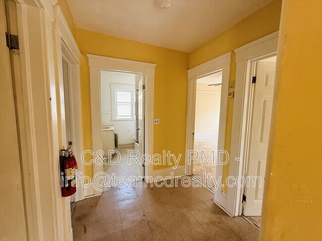 Building Photo - 10749 Hull Ave