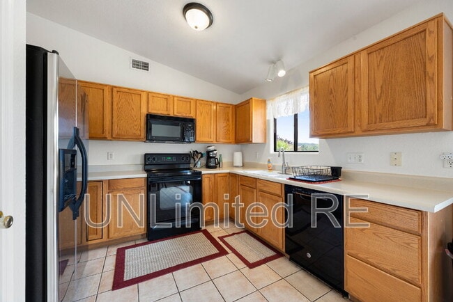 Building Photo - 4835 Gemstone Dr
