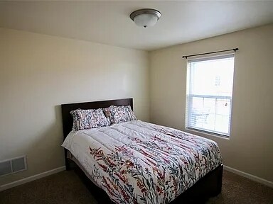 Building Photo - 906 Powers Blvd