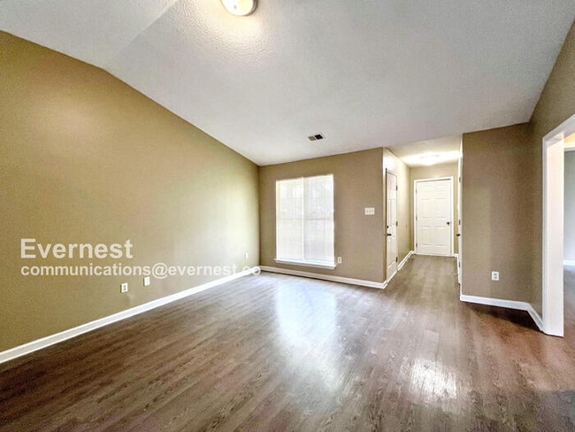 Building Photo - 5573 Kaitlyn Dr W