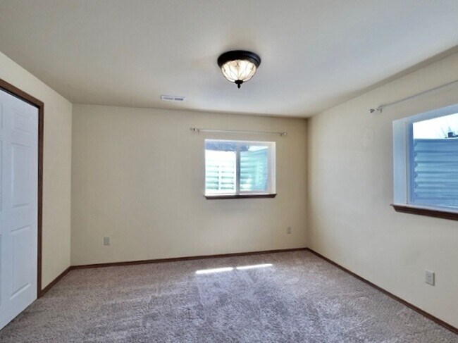 Building Photo - 4 Bedroom Home in Pronghorn Glen with Mountain Views