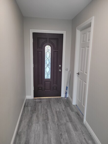 Building Photo - 111 Avenida Santa Anita