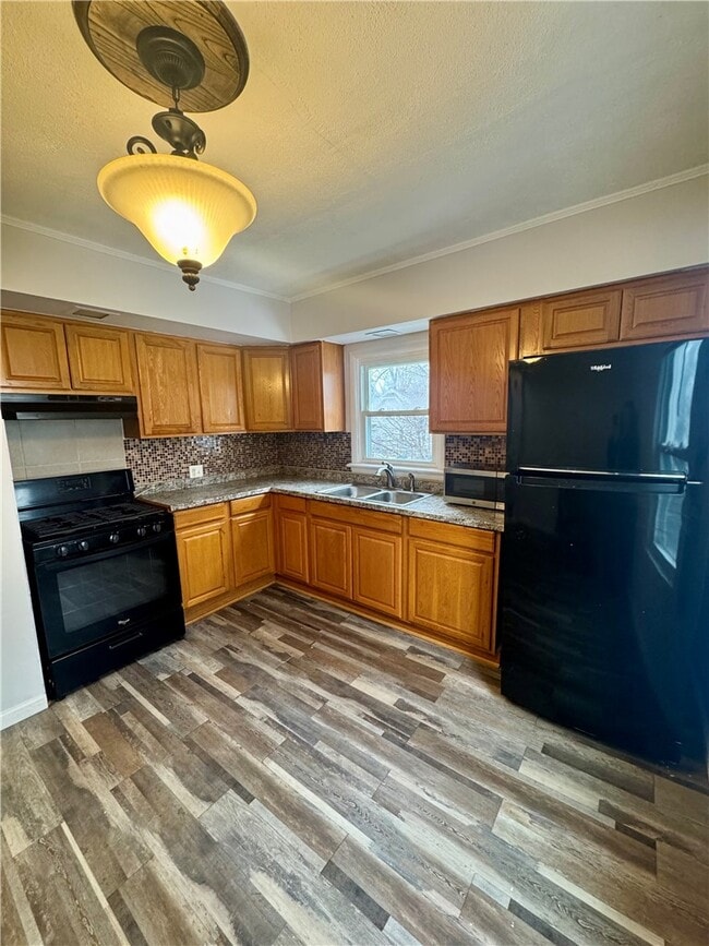 Building Photo - 59 Clark Ave