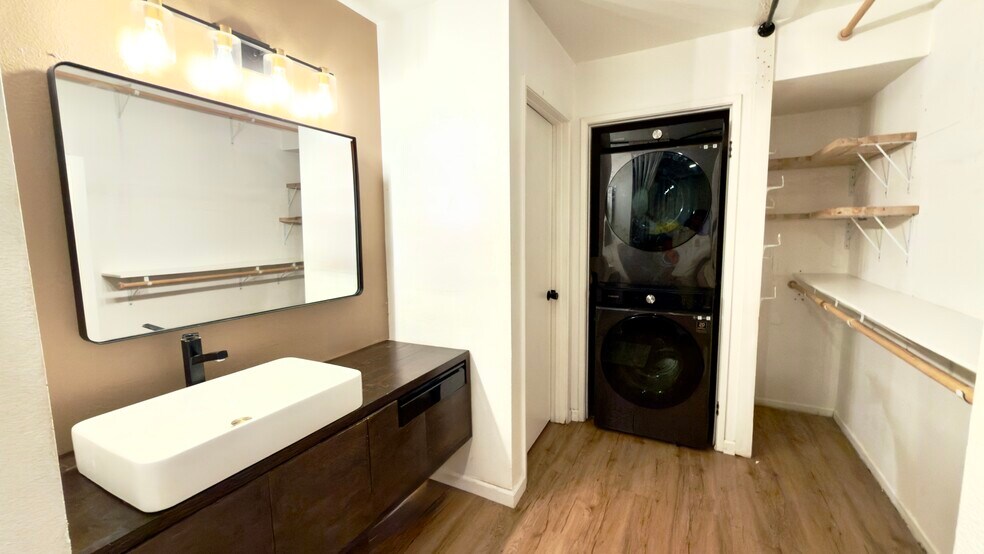 Building Photo - 7334 Quill Dr