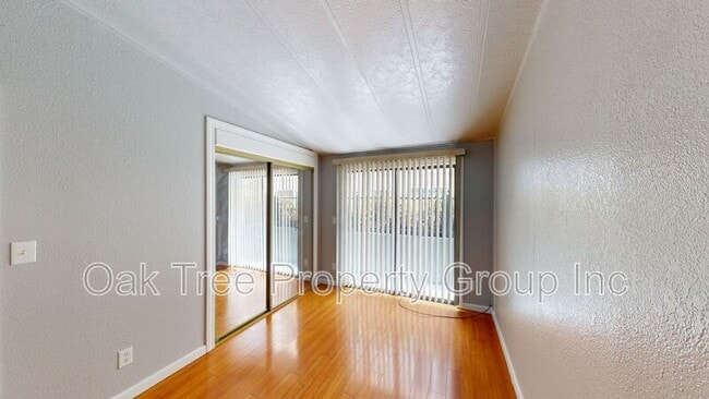 Building Photo - 2219 23rd Ave