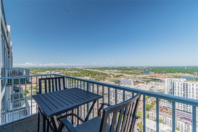 Building Photo - 777 N Ashley Dr