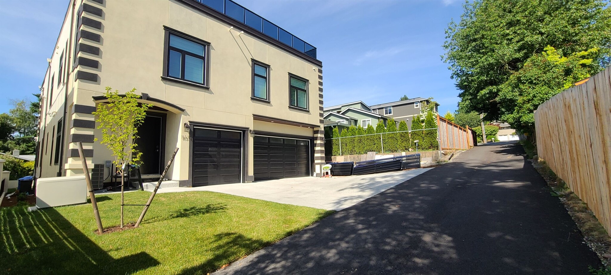 Building Photo - 1133 N 33rd Pl