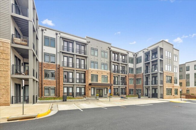 Building Photo - Modern 2-bedroom, 2-bath apartment