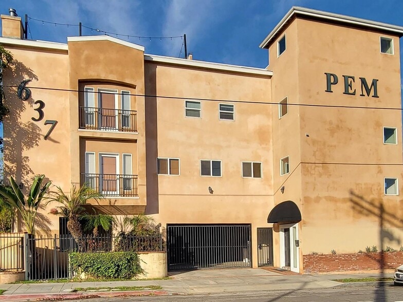 Building Photo - 637 S Grand Ave