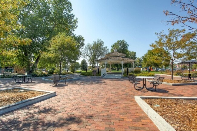 Building Photo - 4 Bed, 3 bath home in Parker