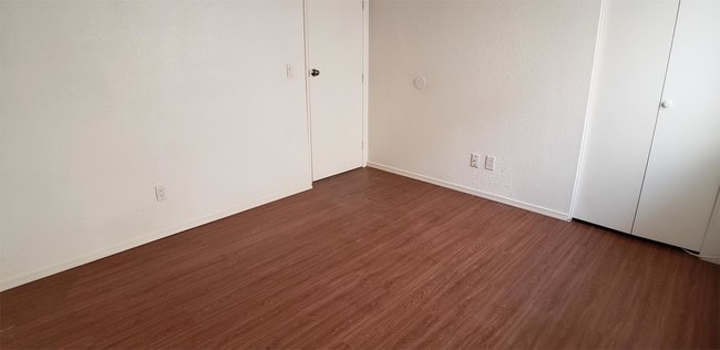 Building Photo - 279 W Melridge St