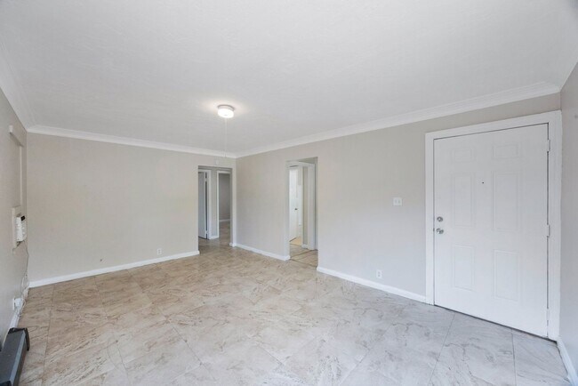 Building Photo - 1230 9th Ave S