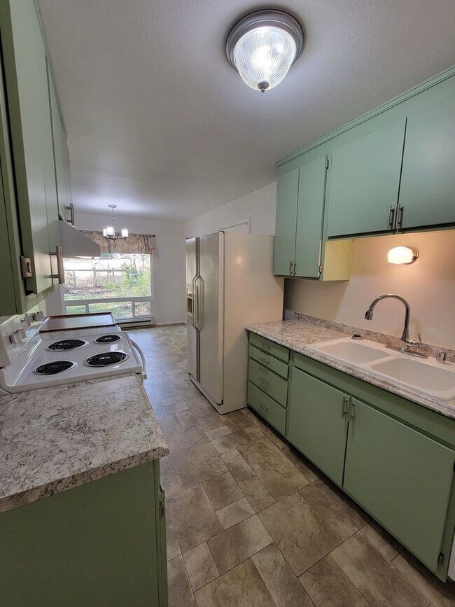 Building Photo - Nice Home Near Weaverville!!