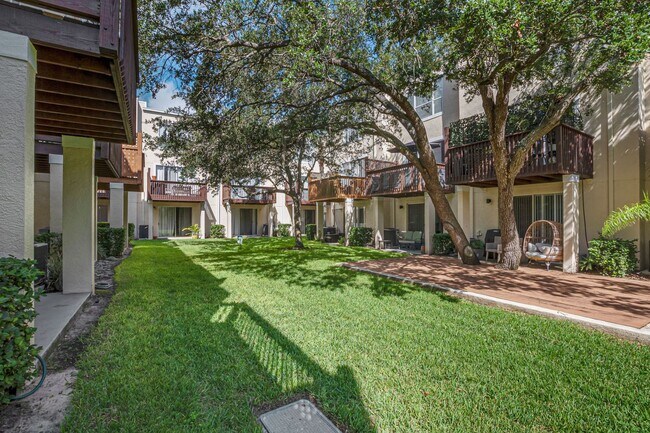 Building Photo - 3 Bed 2, Full Bath, 2 Half Bath, 1 Car Garage Townhome near MacDill AFB