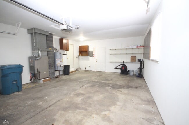 Building Photo - 806 Thorndale St