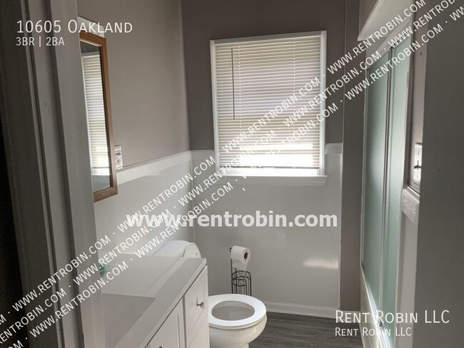 Building Photo - 10605 Oakland-