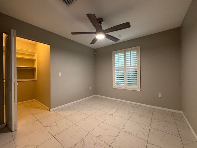 Building Photo - 3/2 Condo in Villaggio On The Lakes