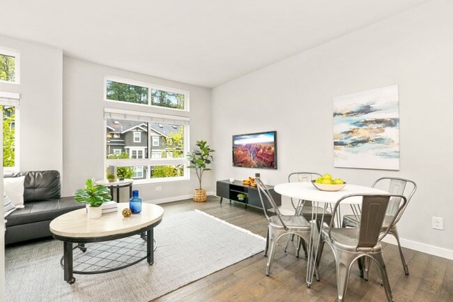 Building Photo - 3Bd/2.75Ba Issaquah Townhome