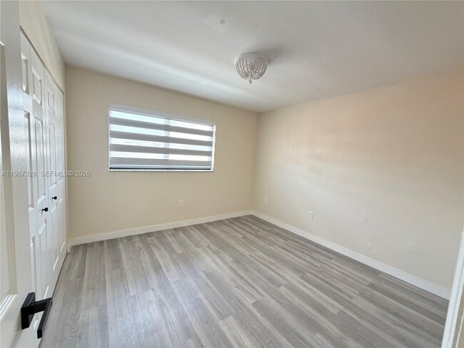 Building Photo - 1711 W 58th St