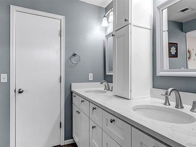Building Photo - Beautiful home for rent Parker CO on corne...