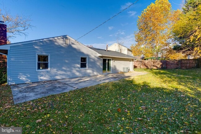 Building Photo - r12211