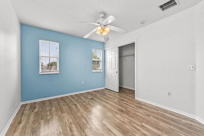 Building Photo - Perfect 4BR two story home with a Pool & Near Disney