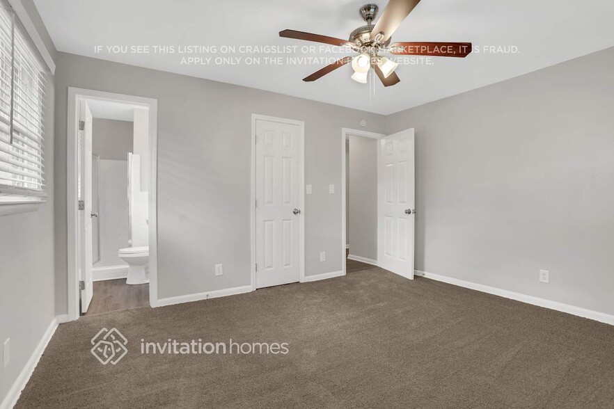 Building Photo - 2813 Battlecrest Dr