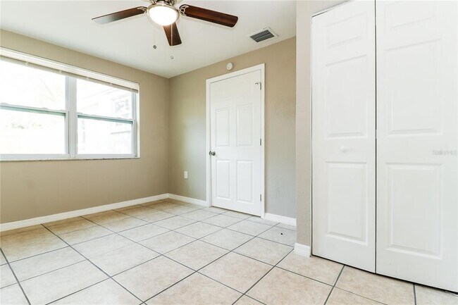 Building Photo - 1103 Chelsea Ln