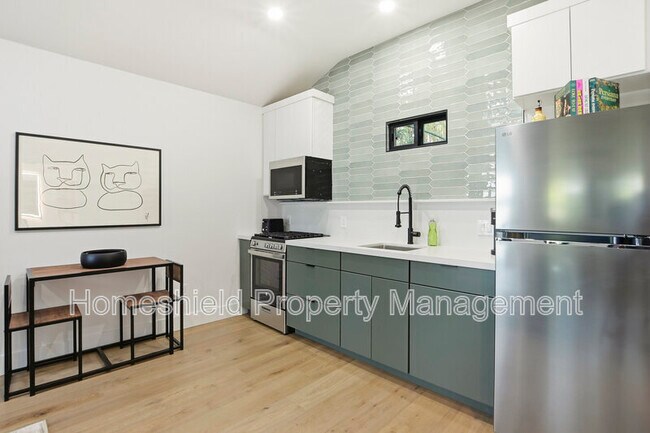 Building Photo - 3704 Wilcox St