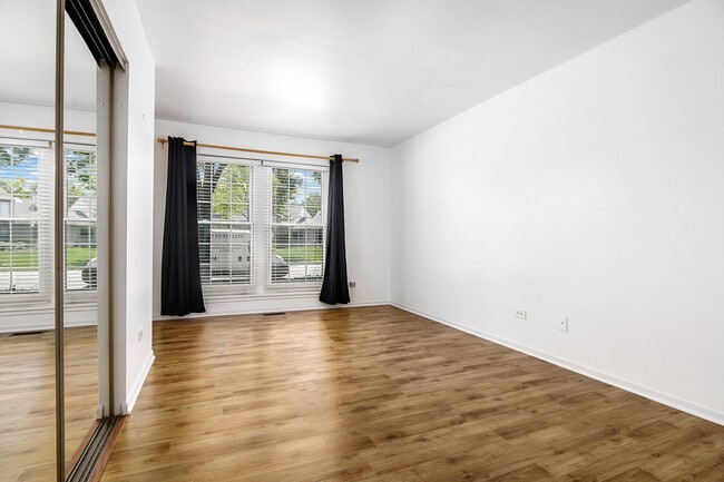 Building Photo - 4542 Topaz Dr