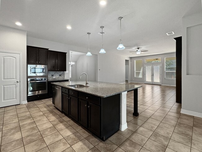 Building Photo - 9002 Monument Parke