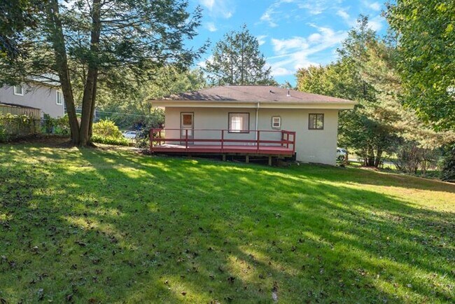 Building Photo - 207 Chan Mowr Dr