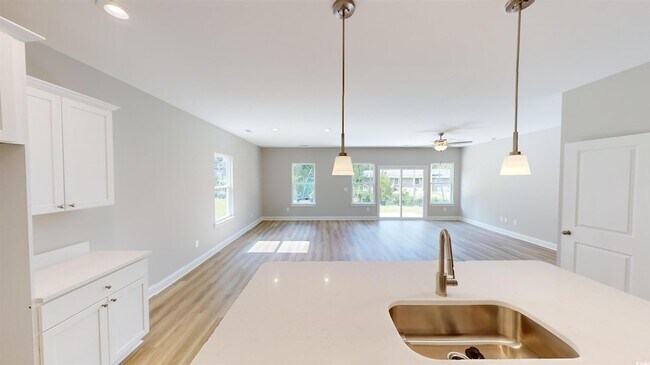 Building Photo - 1020 Moen Lp