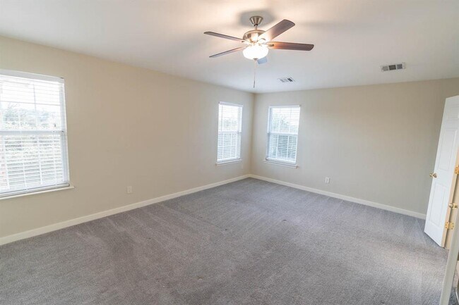 Building Photo - 10920 Quarry Oaks Trail