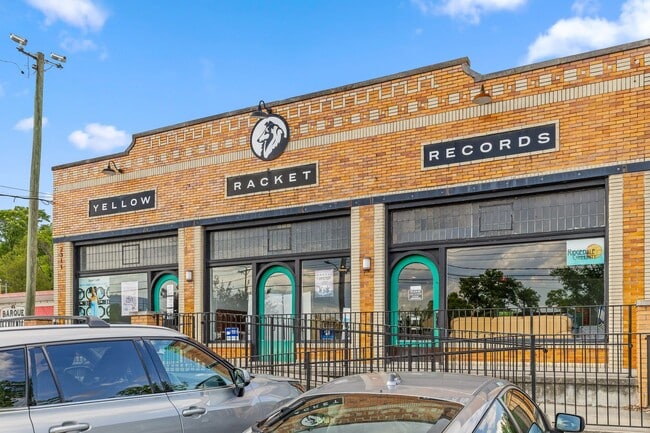 Building Photo - 1709 S Lyerly St