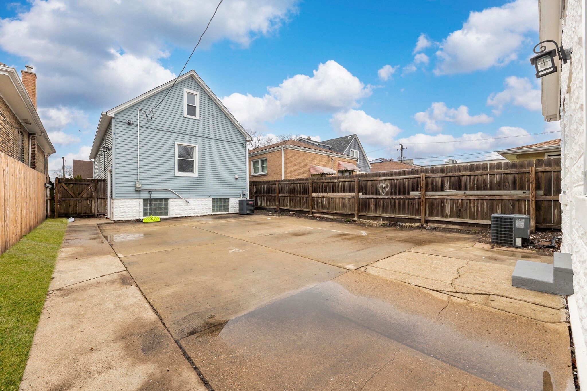 Building Photo - 6327 S Kenneth Ave