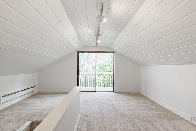 Building Photo - Inviting, remodeled 3-bdr/1.5-bath in Division/Hawthorne duplex—Privacy, A/C, parking, & storage