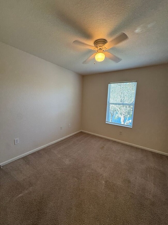 Building Photo - BEAUTIFUL 3 BEDFROOM, ,2.5 BATHROOMS TOWNHOME IN AVALON LAKES