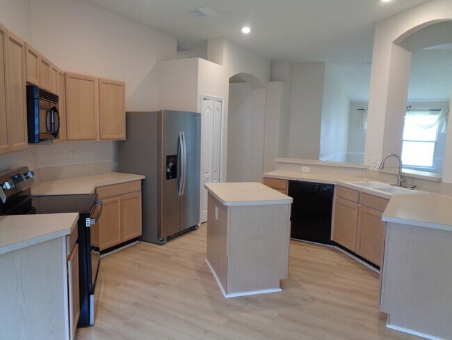 Building Photo - 153 Dover Bluff Dr