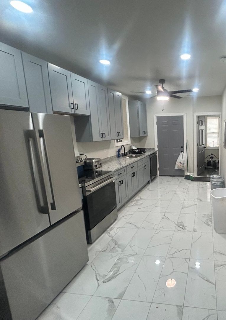 Building Photo - 7730 S Cornell Ave