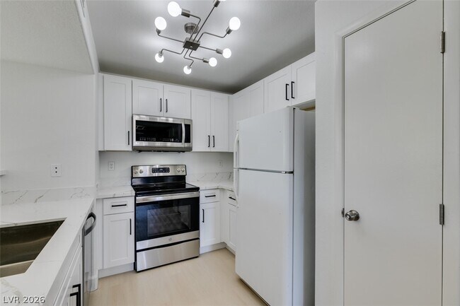 Building Photo - 2300 E Silverado Ranch Blvd