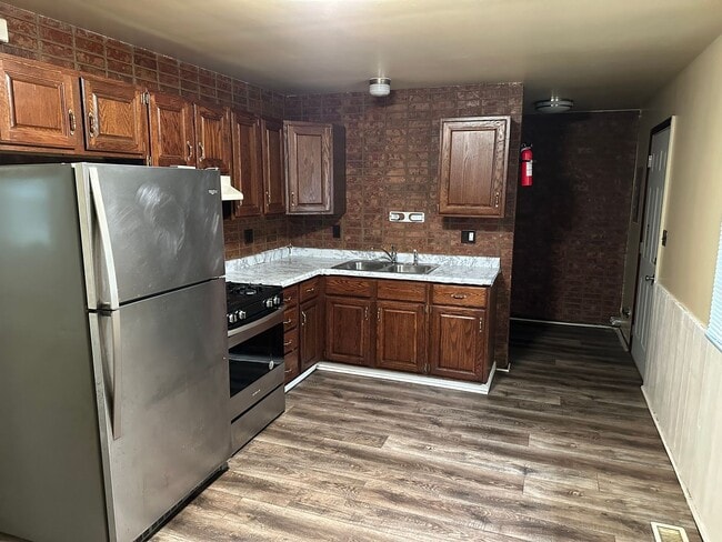 Building Photo - 1405 Holly Hill Dr