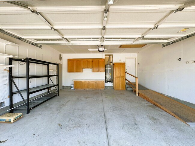Building Photo - 1413 Magnolia Ave